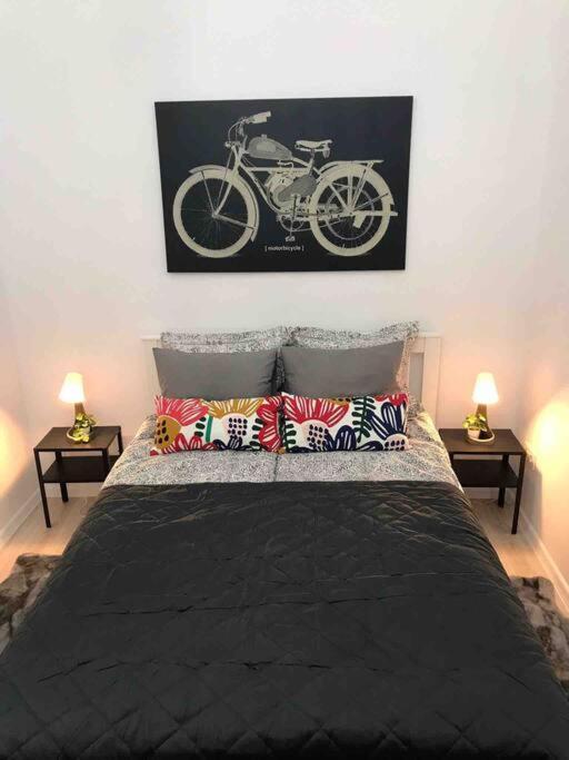 Perfect Location,Newly Decorated Modern, Large Place 60 M2, Really Quiet So You Can Have A Good Night Sleep, Ac, Netflix, Smart Tv, High-Speed Internet, World Famous New York Cafe Only 10 Minutes Walk 布达佩斯 外观 照片