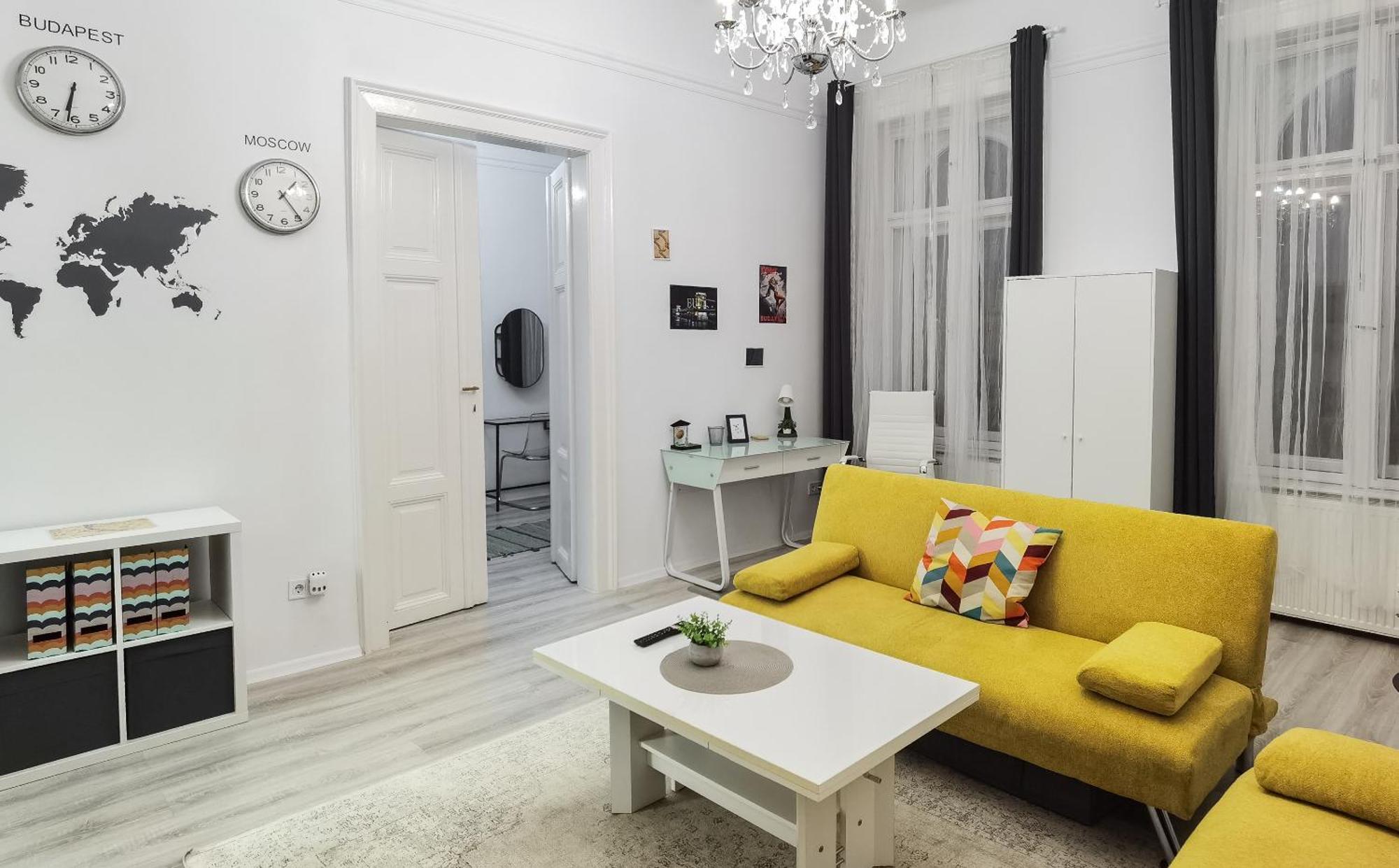 Perfect Location,Newly Decorated Modern, Large Place 60 M2, Really Quiet So You Can Have A Good Night Sleep, Ac, Netflix, Smart Tv, High-Speed Internet, World Famous New York Cafe Only 10 Minutes Walk 布达佩斯 外观 照片