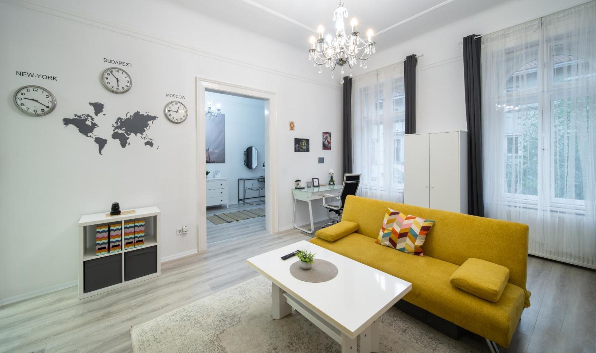 Perfect Location,Newly Decorated Modern, Large Place 60 M2, Really Quiet So You Can Have A Good Night Sleep, Ac, Netflix, Smart Tv, High-Speed Internet, World Famous New York Cafe Only 10 Minutes Walk 布达佩斯 外观 照片