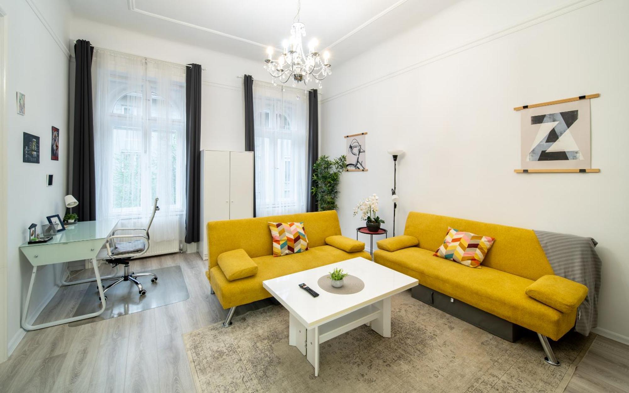 Perfect Location,Newly Decorated Modern, Large Place 60 M2, Really Quiet So You Can Have A Good Night Sleep, Ac, Netflix, Smart Tv, High-Speed Internet, World Famous New York Cafe Only 10 Minutes Walk 布达佩斯 外观 照片