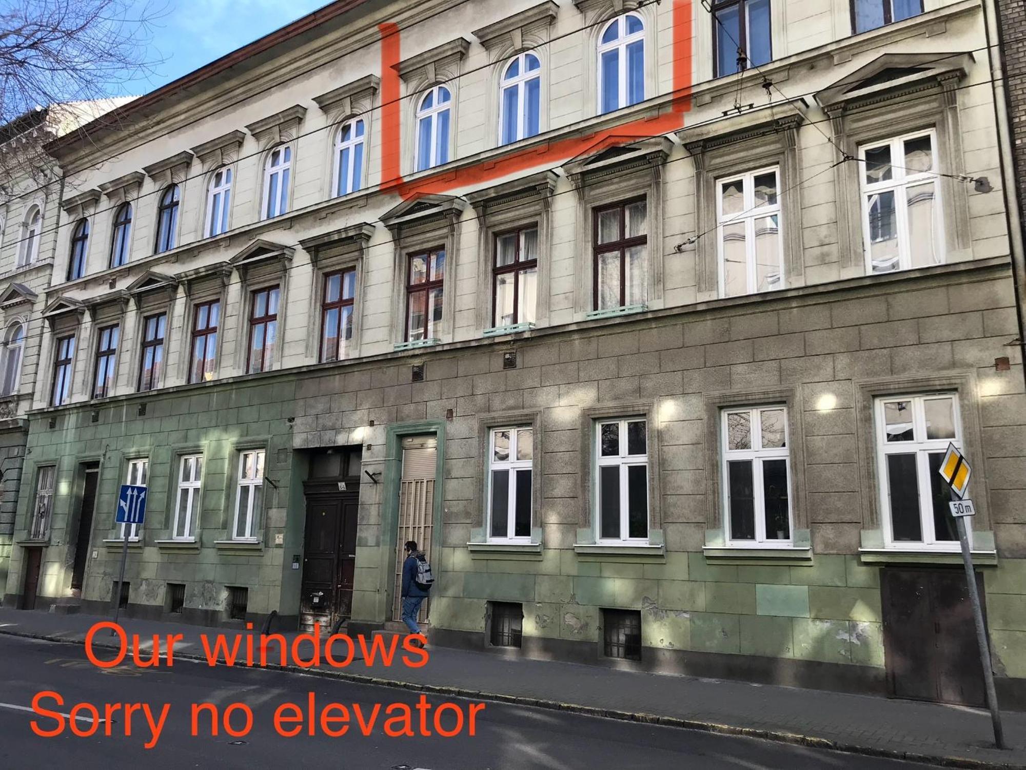Perfect Location,Newly Decorated Modern, Large Place 60 M2, Really Quiet So You Can Have A Good Night Sleep, Ac, Netflix, Smart Tv, High-Speed Internet, World Famous New York Cafe Only 10 Minutes Walk 布达佩斯 外观 照片