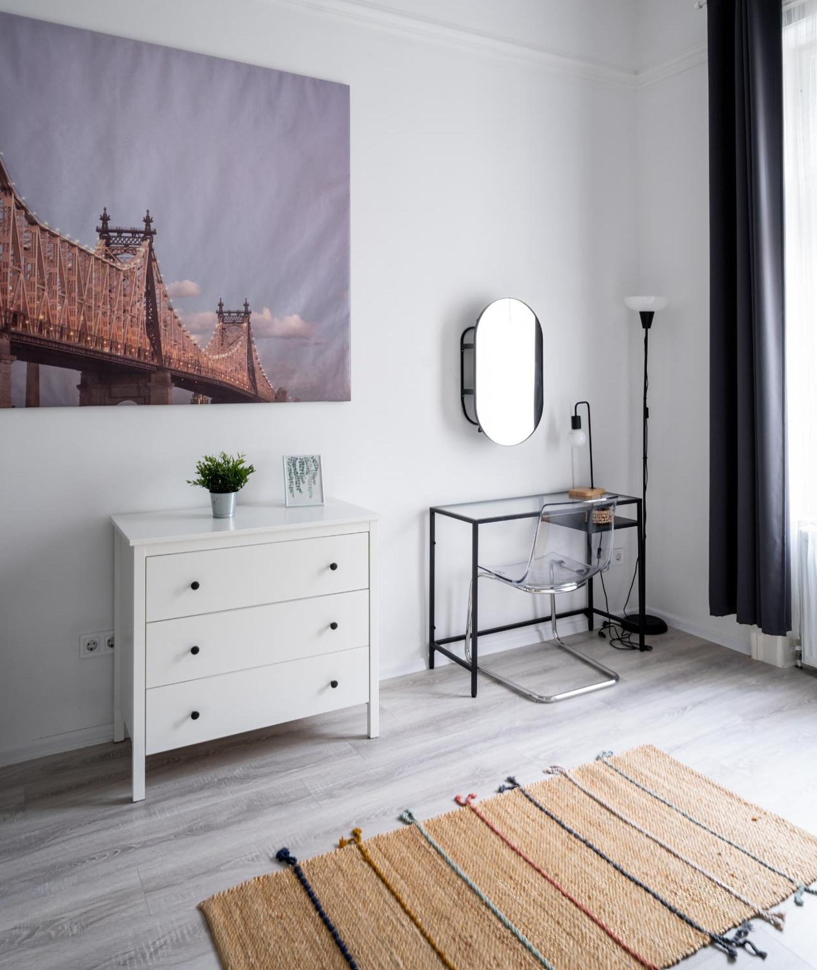 Perfect Location,Newly Decorated Modern, Large Place 60 M2, Really Quiet So You Can Have A Good Night Sleep, Ac, Netflix, Smart Tv, High-Speed Internet, World Famous New York Cafe Only 10 Minutes Walk 布达佩斯 外观 照片